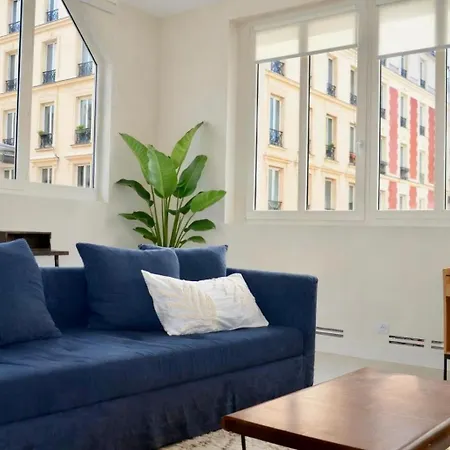 A Bright Parisian Loft In The Heart Of The 17th Arrondissement Appartamento Parigi