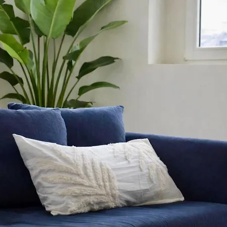 A Bright Parisian Loft In The Heart Of The 17th Arrondissement * Parigi