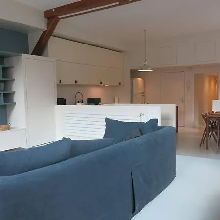 Appartamento A Bright Parisian Loft In The Heart Of The 17th Arrondissement *